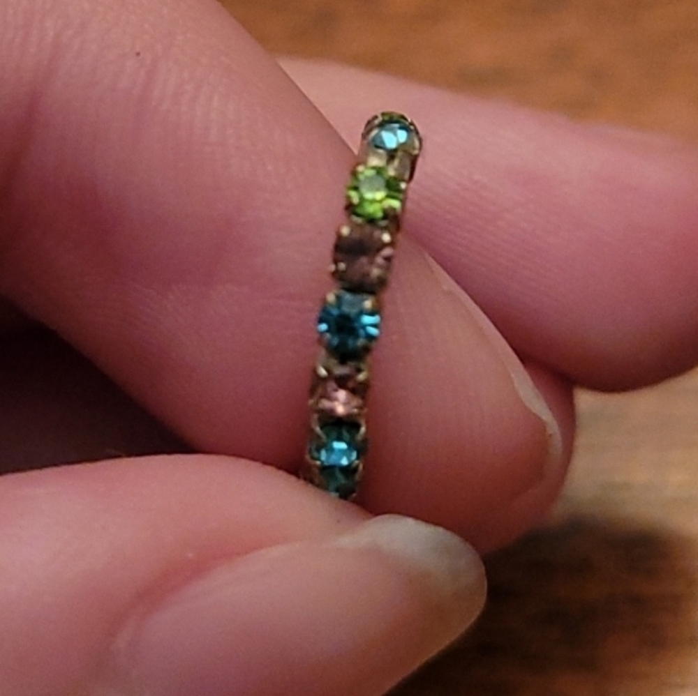 Multicolored toe ring